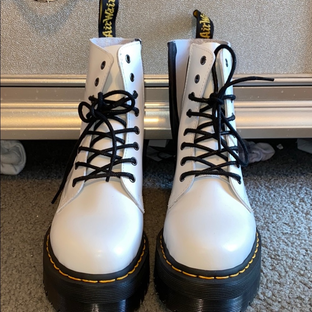 Dr. Martens Jadon Platform 8-eye boot